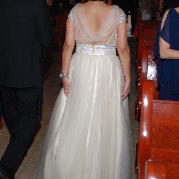 Beautiful Formal Event Dress - Picture 2 of 8